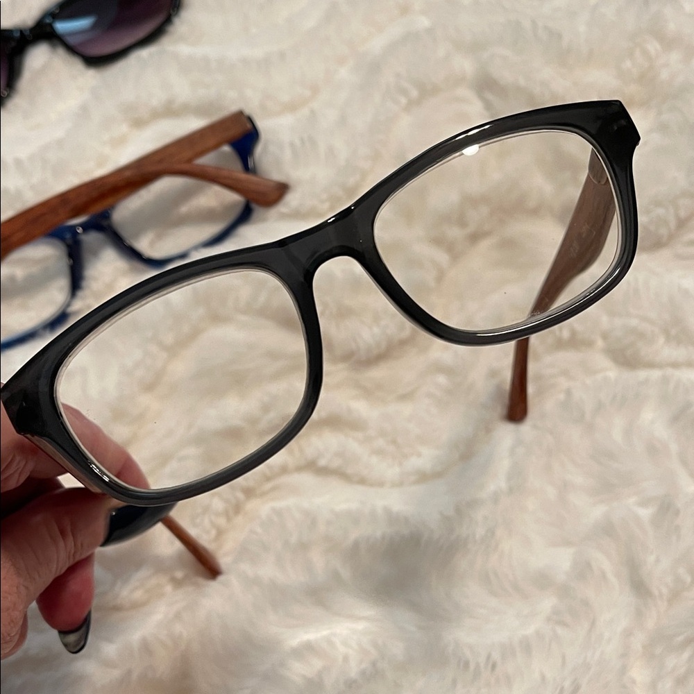 Joy Mangano +2.00 Blue, Brown Readers & Black Sunglasses - Picture 6 of 15